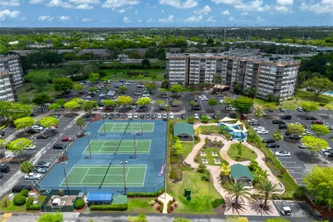 1100 Saint Charles Pl # 407, Pembroke Pines FL 33026