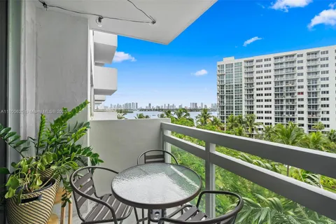 1500 Bay Rd # 648S, Miami Beach FL 33139