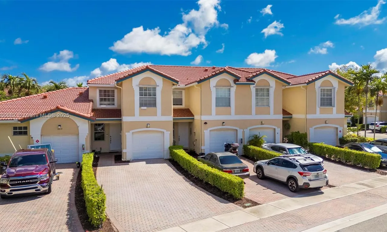 11635 NW 47th Ct, Coral Springs FL 33076