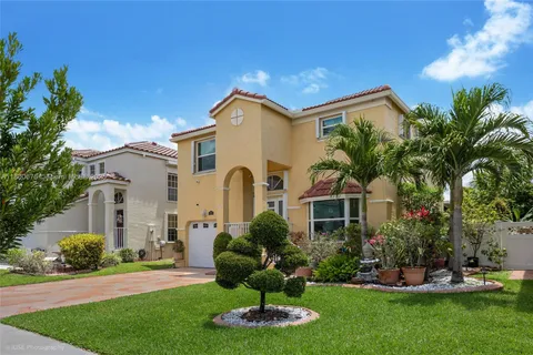 621 NW 157th Ave, Pembroke Pines FL 33028