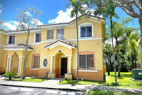 2938 SE 15th Ter, Homestead FL 33035