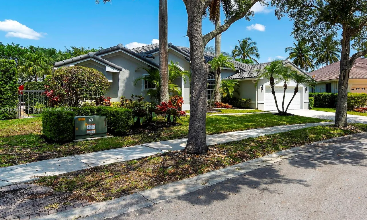 218 Egret Ct, Weston FL 33327
