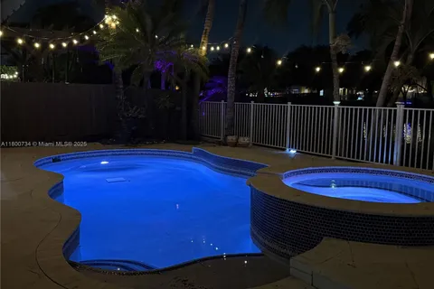 8389 NW 115th Ct, Doral FL 33178