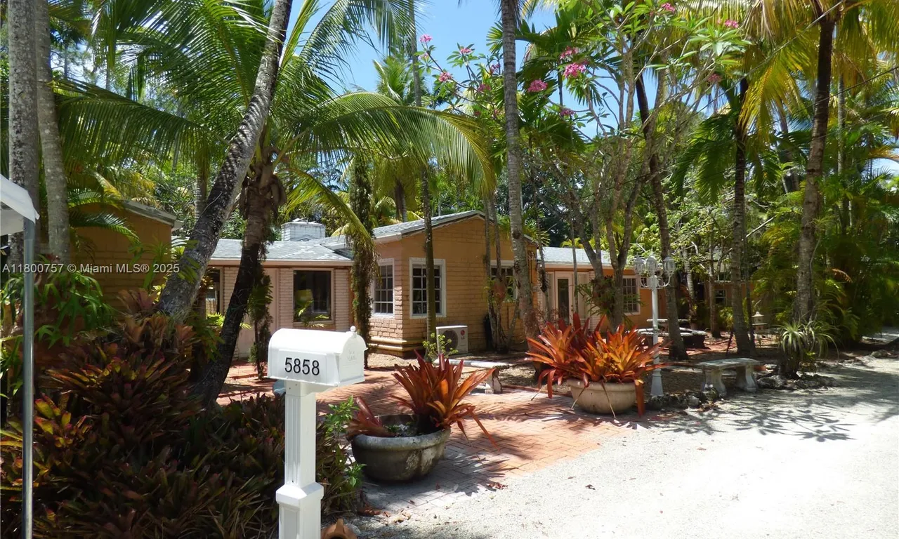5858 SW 80th St, South Miami FL 33143
