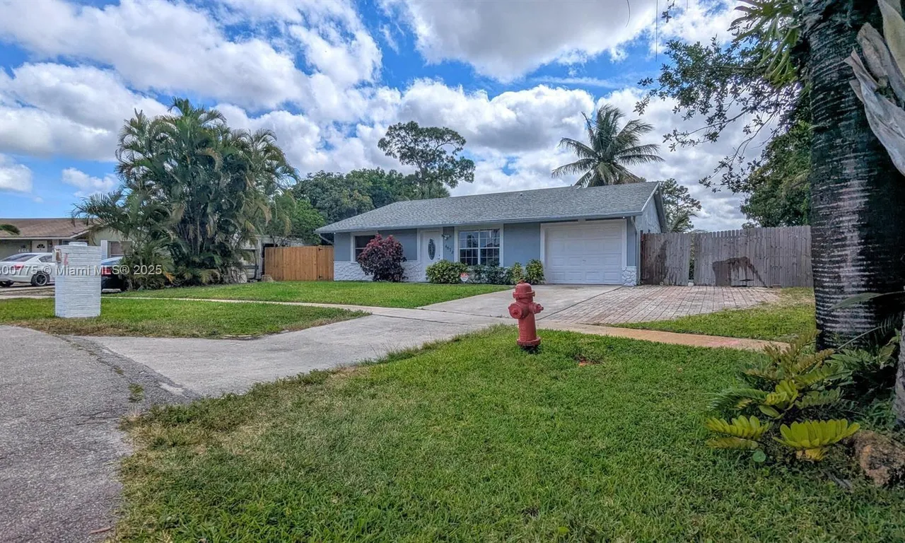 4878 Messana Ter, Lake Worth FL 33463