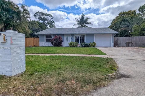 4878 Messana Ter, Lake Worth FL 33463