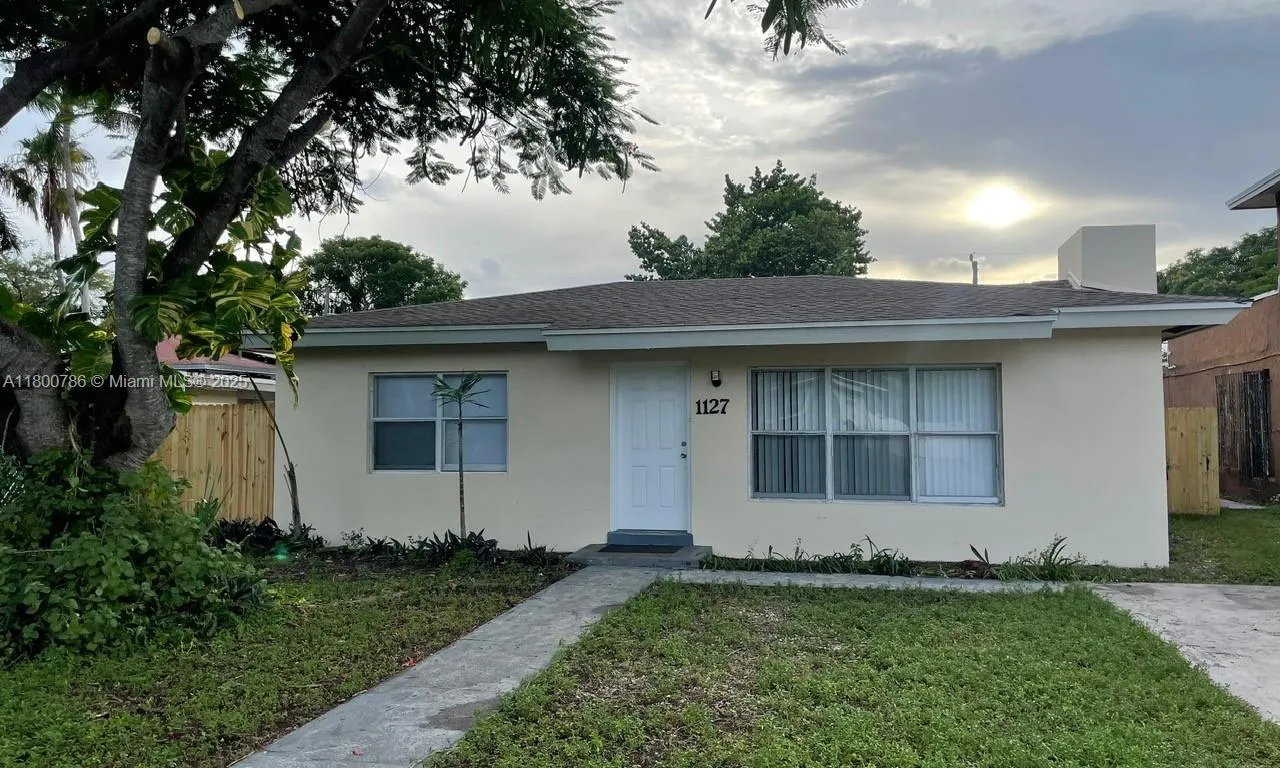 1127 NW 7th Ave, Fort Lauderdale FL 33311