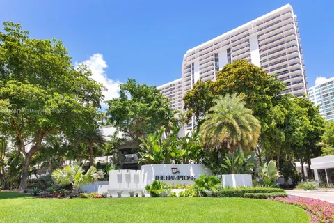 20281 E Country Club Dr # 1009, Aventura FL 33180