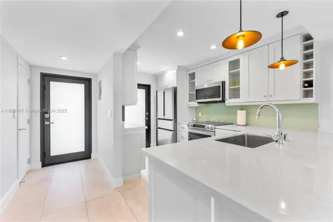 6901 Edgewater Dr # 328, Coral Gables FL 33133