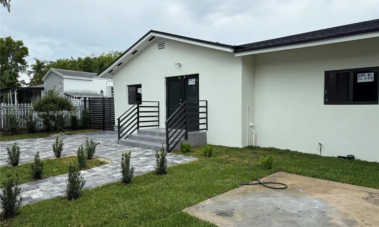 1045 NW 58th Ter, Miami FL 33127