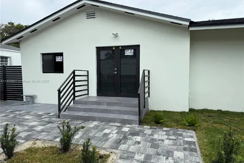 1045 NW 58th Ter, Miami FL 33127