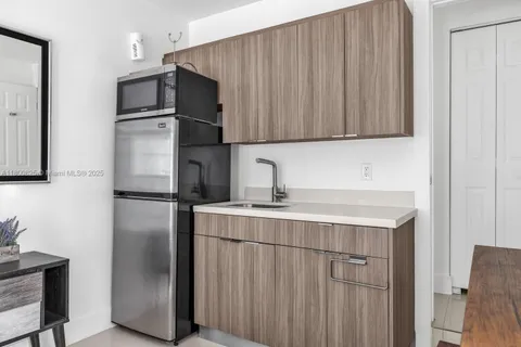 7910 Byron Ave # 5, Miami Beach FL 33141