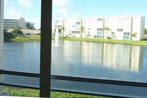 441 SE 3rd St # 202, Dania Beach FL 33004