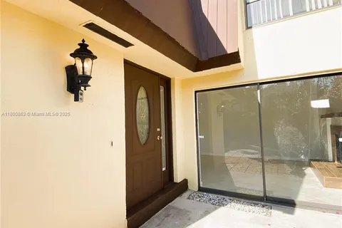 3524 Gardens East Dr # B, Palm Beach Gardens FL 33410