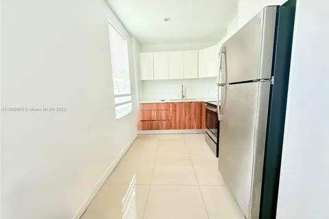 924 Marseille Dr # 38, Miami Beach FL 33141