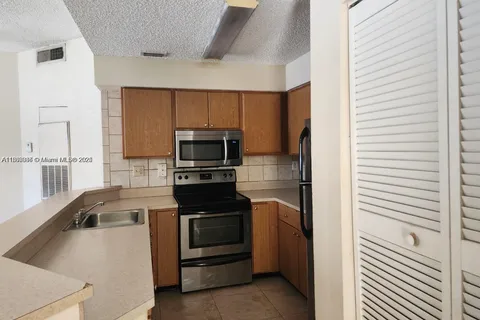 2445 SW 18th Ter # 401, Fort Lauderdale FL 33315