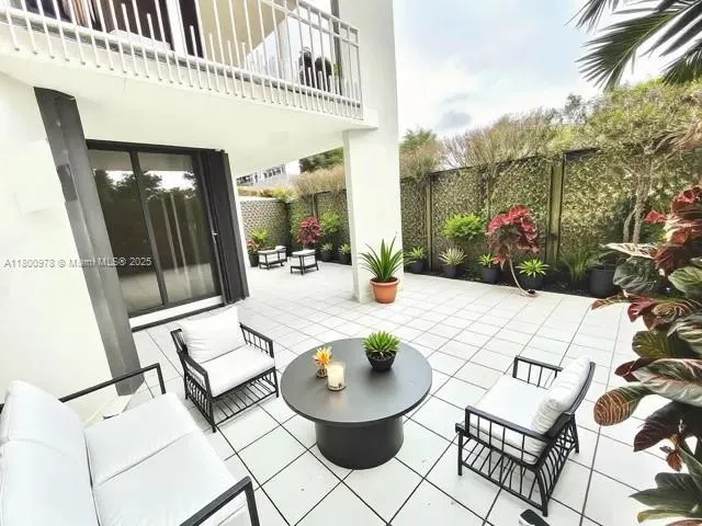 4000 TOWERSIDE TE # 305, Miami FL 33138