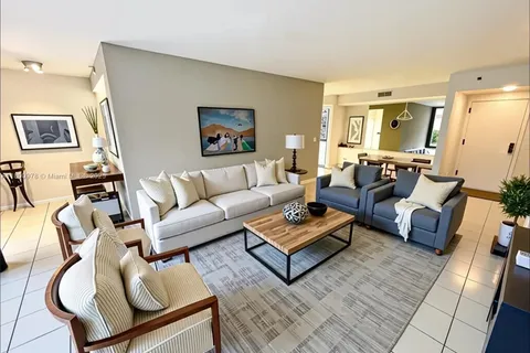 4000 TOWERSIDE TE # 305, Miami FL 33138
