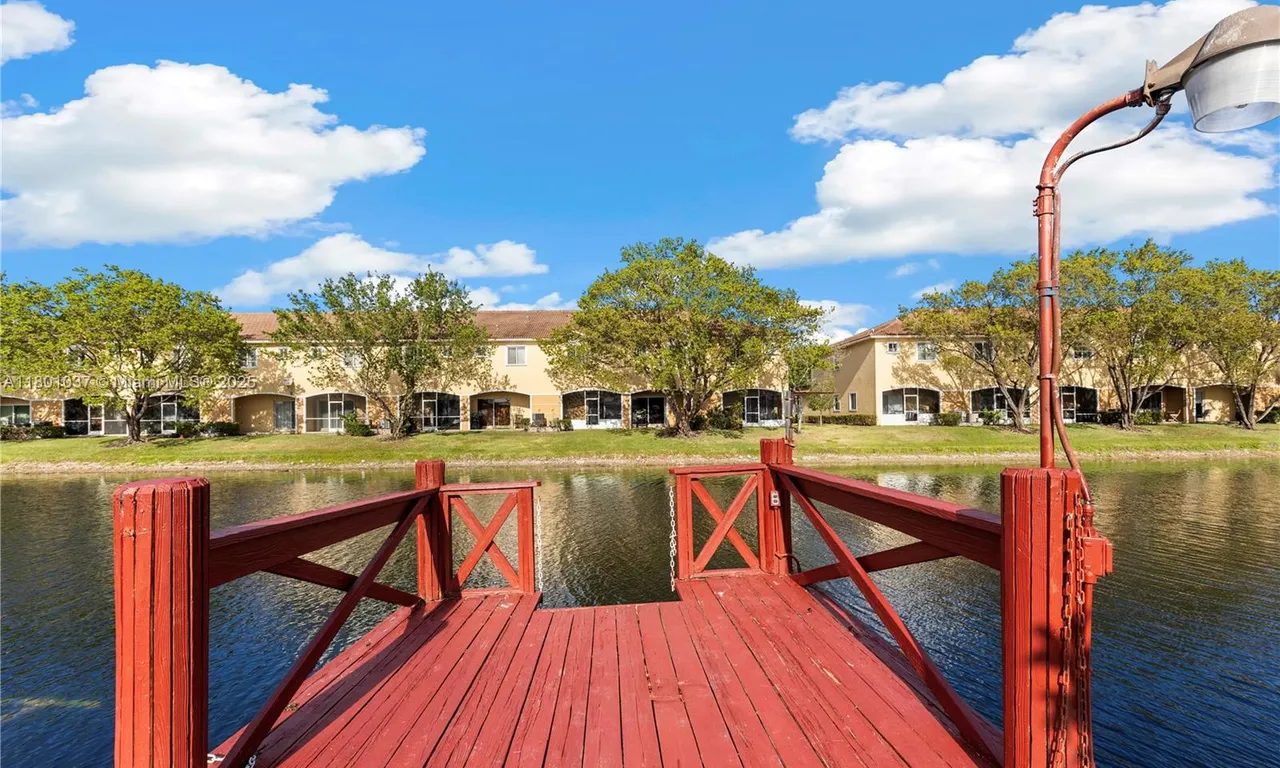 5706 NW 81st Ave, Tamarac FL 33321