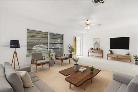 5706 NW 81st Ave, Tamarac FL 33321