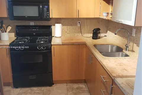 720 S Collins # 308, Miami Beach FL 33139