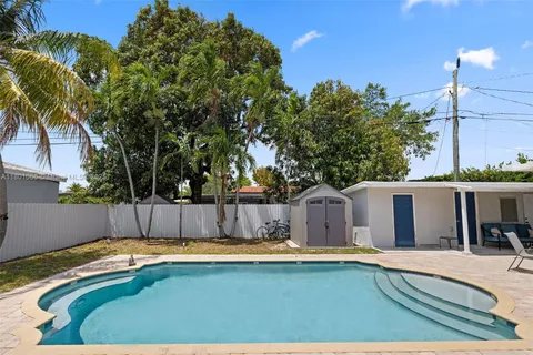 6811 SW 5th Ter, Miami FL 33144