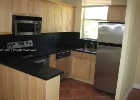 1801 S Treasure Dr # 307, North Bay Village FL 33141