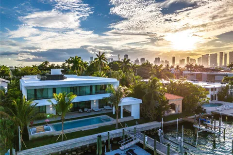 375 N Hibiscus Dr, Miami Beach FL 33139
