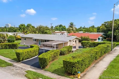1900 NE 180th St, North Miami Beach FL 33162