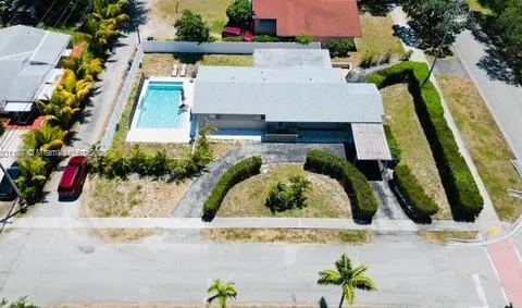 1900 NE 180th St, North Miami Beach FL 33162