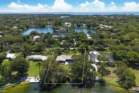 9000 School House Rd, Coral Gables FL 33156