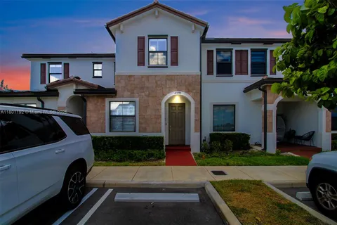 11390 W 34th Way, Hialeah FL 33018