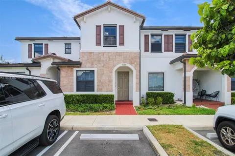 11390 W 34th Way, Hialeah FL 33018