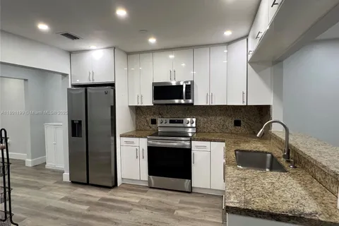 3815 SW 89th Ave # 0, Miami FL 33165