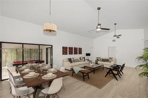 216 SE 9th St # 1, Dania Beach FL 33004
