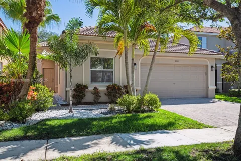 1288 Chinaberry Dr, Weston FL 33327