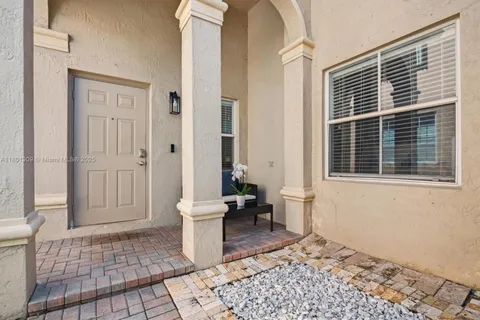 1288 Chinaberry Dr, Weston FL 33327
