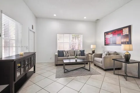 1288 Chinaberry Dr, Weston FL 33327
