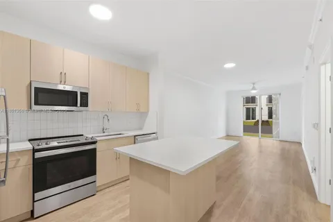 10170 SW 7th St # 205, Pembroke Pines FL 33025