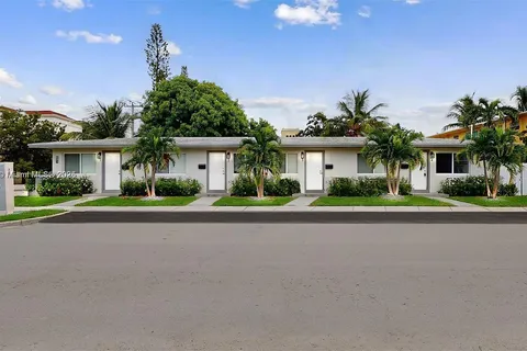 891 SW 5th St # 3, Miami FL 33130