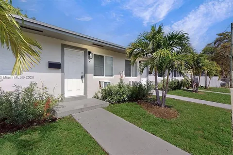 891 SW 5th St # 3, Miami FL 33130