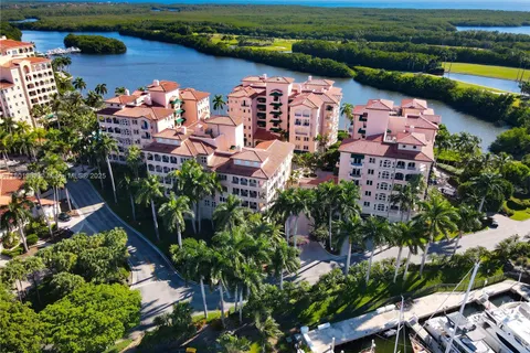 13647 Deering Bay Dr # 142, Coral Gables FL 33158