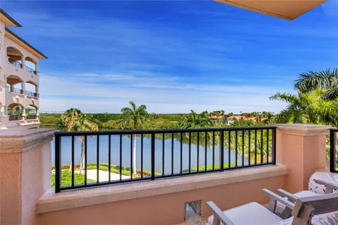 13647 Deering Bay Dr # 142, Coral Gables FL 33158