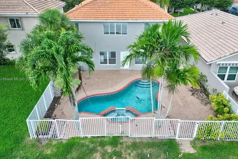 6381 Willoughby Cir, Lake Worth FL 33463