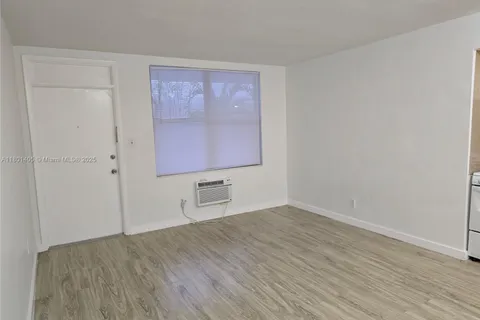 1140 71st St # 3, Miami Beach FL 33141