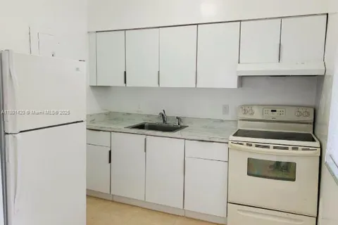 691 NE 86th St # 3, Miami FL 33138