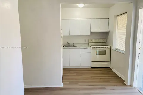 691 NE 86th St # 3, Miami FL 33138