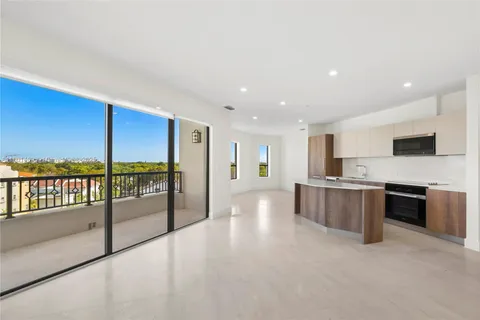 701 Valencia Ave # 403, Coral Gables FL 33134