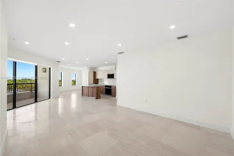 701 Valencia Ave # 403, Coral Gables FL 33134