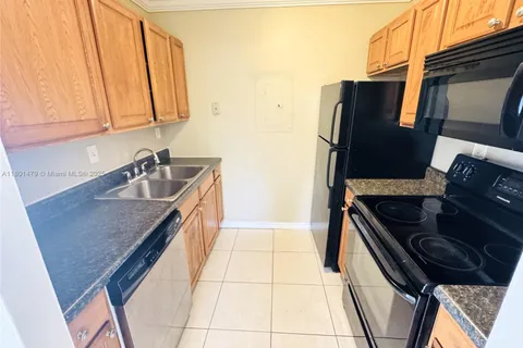 1141 Lake Victoria Dr, West Palm Beach FL 33411